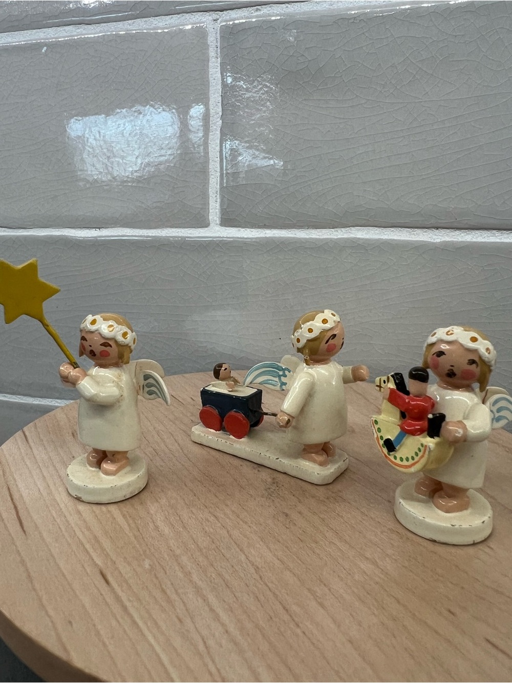 Vintage Lot of Wendt and Kuhn Erzegebirge German Miniature Wood Children/Angels - Picture 5 of 16